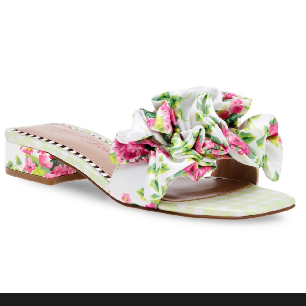 BETSEY JOHNSON | Alivia Heeled Sandal